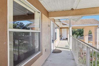 2711 Emerald Lake Court, Condo with 2 bedrooms, 2 bathrooms and null parking in Kissimmee FL | Image 3