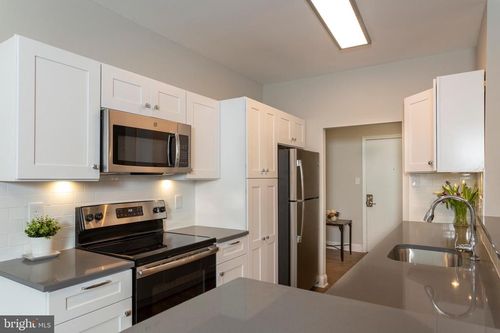 apt-223-313 Creek Dr, WAYNE, PA, 19087-5229 | Card Image