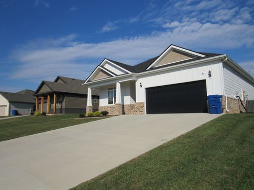 321 Frontier Dr, Clarksville, TN, 37043-2301 | Card Image