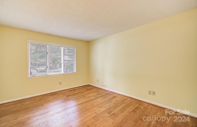 460 Crowfields Dr, Condo with 3 bedrooms, 3 bathrooms and null parking in Asheville NC | Image 10