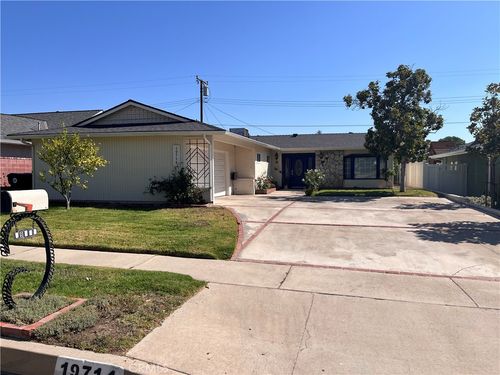 19714 Steinway, Canyon Country, CA, 91351 | Card Image