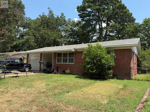 3908 Pine St, Texarkana, TX, 75503-3352 | Card Image