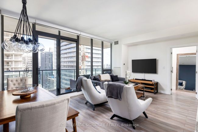 2006 - 33 Lombard St, Condo with 2 bedrooms, 2 bathrooms and 1 parking in Toronto ON | Image 9