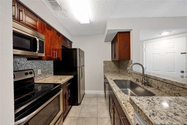 APT-6103 - 2926 S University Dr, Condo with 1 bedrooms, 1 bathrooms and null parking in Davie FL | Image 6