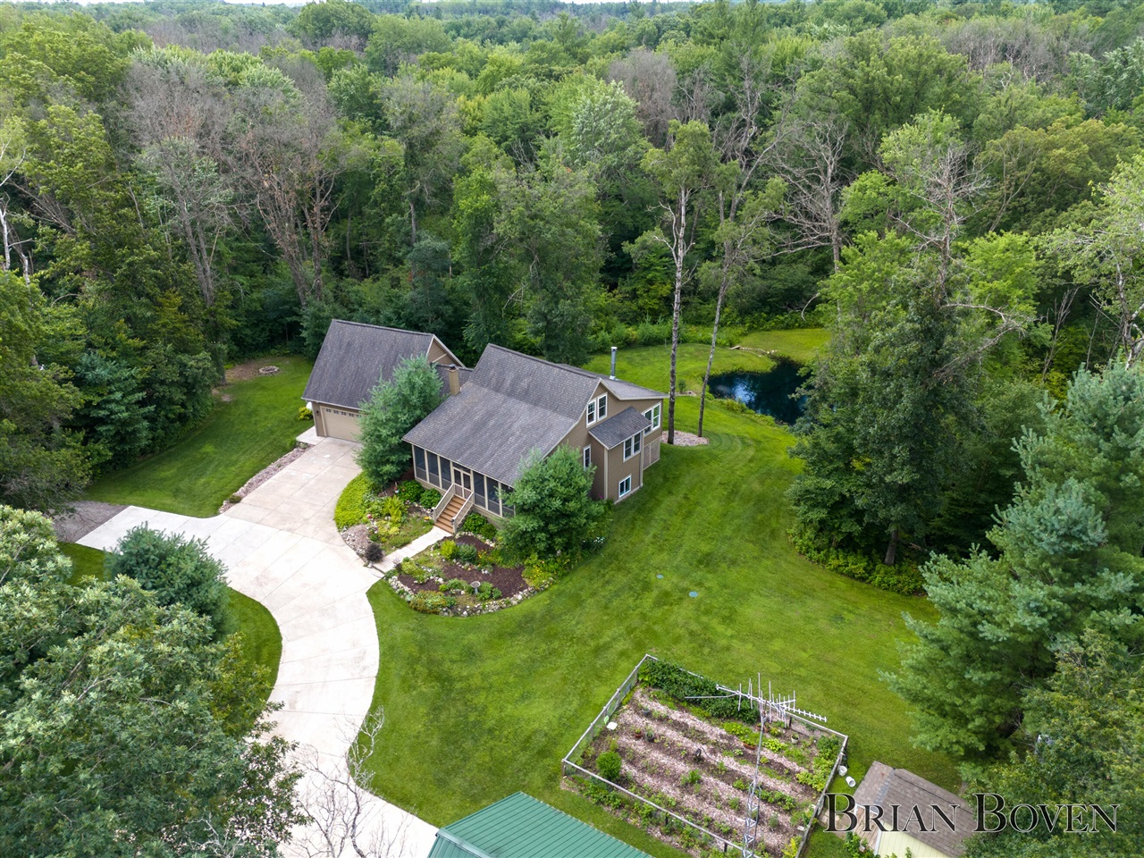 Cutler Rd, Howard City, MI 49329