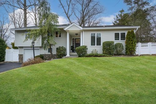 3 Orchard Ln, Sea Cliff, NY, 11579-1921 | Card Image