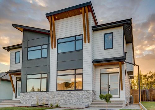 2231 35 St Sw, Calgary, AB, T3E2X7 | Card Image