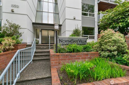 126-10501 8th Ave Ne, Seattle, WA, 98125-7233 | Card Image