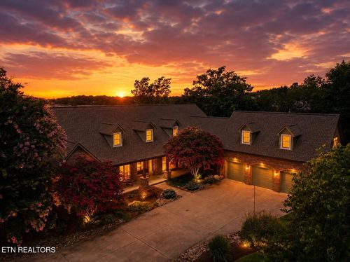 16 Milnor Cir, Crossville, TN, 38558-2766 | Card Image