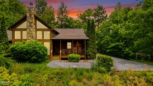 817 Sunshine Trl, Gatlinburg, TN, 37738-6362 | Card Image