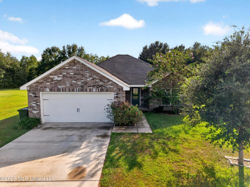 5 Elk Ct, Picayune, MS, 39466-8279 | Card Image
