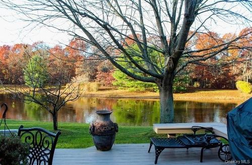 3 Pidgeon Ct, Manorville, NY, 11949-2617 | Card Image