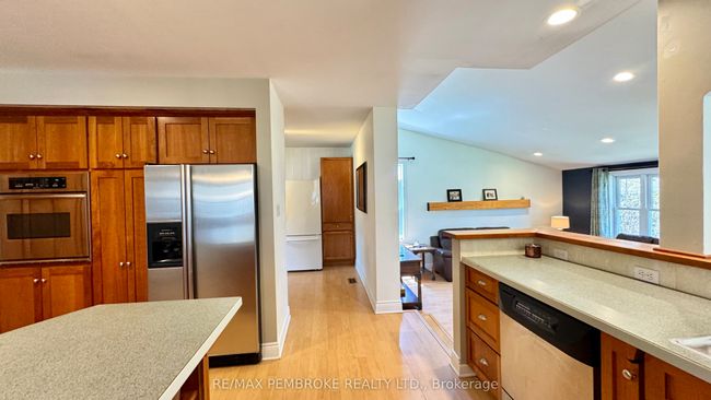 179 Ridge Rd, House other with 3 bedrooms, 2 bathrooms and 4 parking in Deep River ON | Image 7