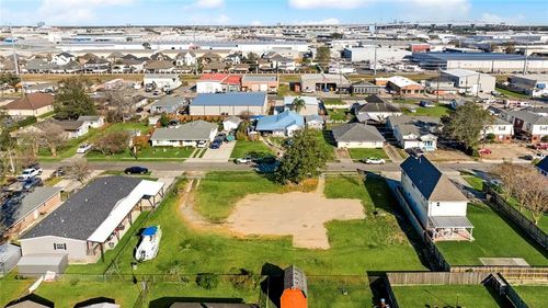 668 Oak Ave, Harahan, LA, 70123-3851 | Card Image