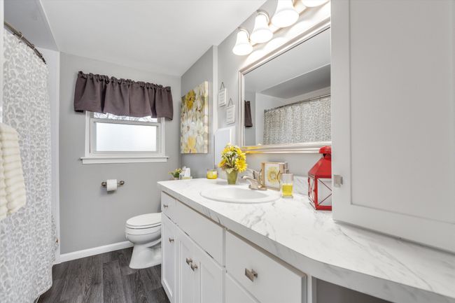 Updated Full Bath | Image 28