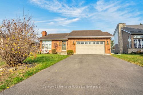 24 Barker St, Tillsonburg, ON, N4G1E5 | Card Image