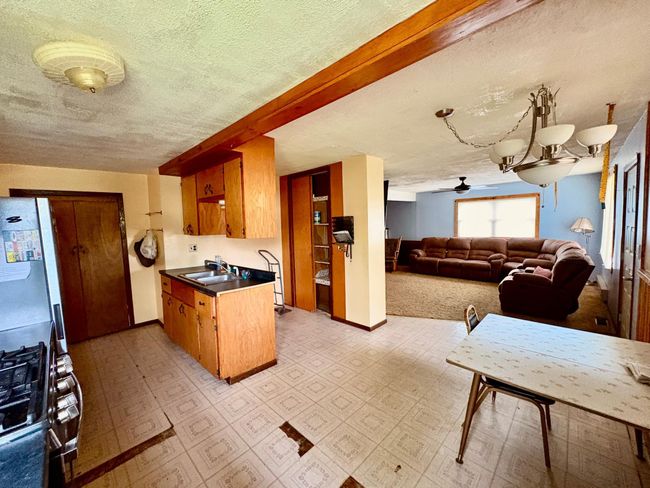 Kitchen/Dining to living room | Image 17