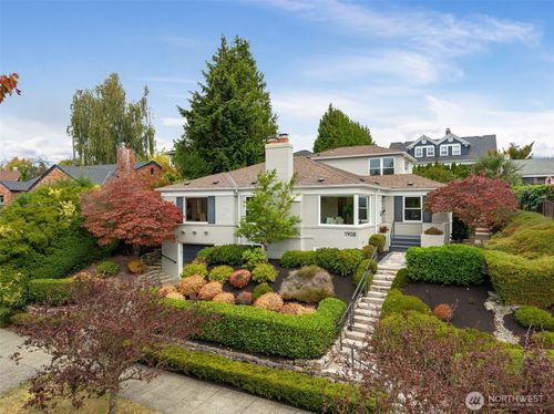 1908 29th Ave W, Seattle, WA, 98199-4008 | Card Image