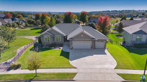 8809 E Sassafras St Street, Sioux Falls, SD, 57110 | Card Image