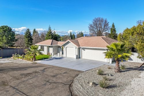 19340 Carnegie Ct, Redding, CA, 96003-8639 | Card Image