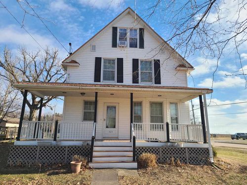 423 S Grove St, Walcott, IA, 52773-9652 | Card Image