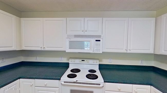 801 Sloop Pointe Ln, Townhouse with 3 bedrooms, 3 bathrooms and 1 parking in Kure Beach NC | Image 9
