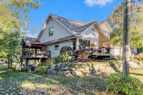 1130 E Main St, Flushing, MI, 48433-2242 | Card Image