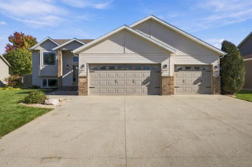 4760 Arbor Ct S, Fargo, ND, 58104-4285 | Card Image
