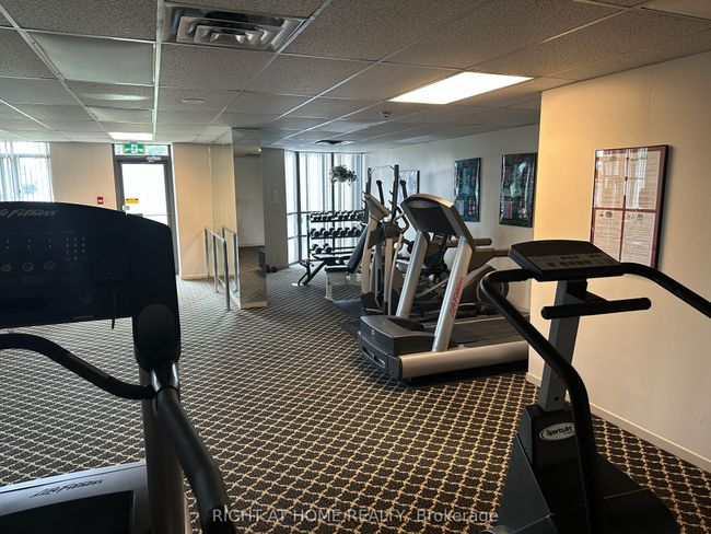 1406 - 300 Webb Dr, Condo with 3 bedrooms, 2 bathrooms and 1 parking in Mississauga ON | Image 27