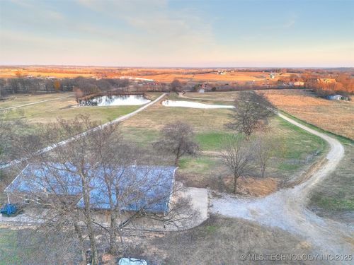 10854 S 305th East Ave, Coweta, OK, 74429-6800 | Card Image