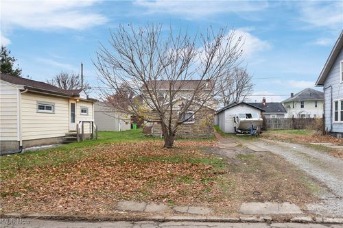 533 Webb Ave Sw, Massillon, OH, 44647-7864 | Card Image