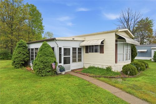 1515 Lee Ln, Grove City, PA, 16127-9321 | Card Image