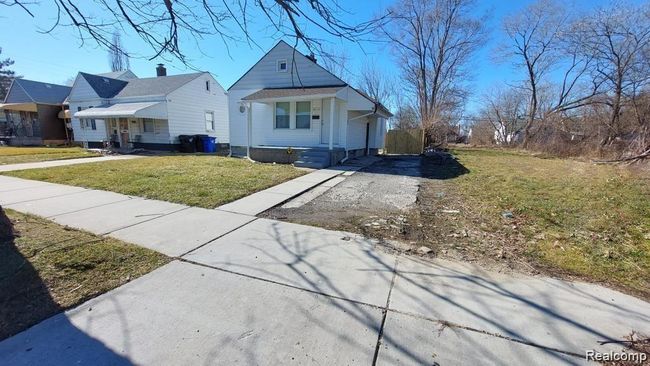 20119 Carrie St, House other with 2 bedrooms, 1 bathrooms and null parking in Detroit MI | Image 4