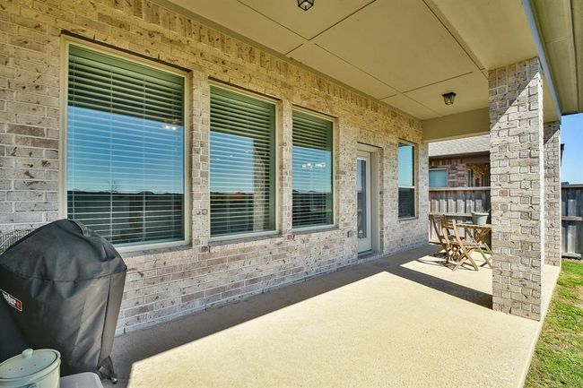 Spacious covered patio | Image 32