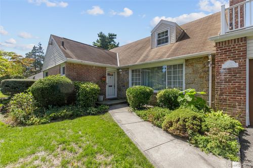 13 Linda Rd, Port Washington, NY, 11050-2816 | Card Image