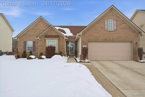 17482 Sunny Crest Dr, Brownstown Twp, MI, 48174-5928 | Card Image