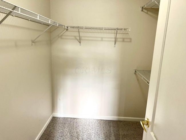 8061 Cranes Crossing Dr, Condo with 2 bedrooms, 2 bathrooms and null parking in Lewis Center OH | Image 23