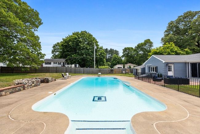 213 Thurston St, House other with 3 bedrooms, 1 bathrooms and 6 parking in Wrentham MA | Image 29