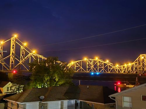 apt-a-100 N 2nd St, Lansing, IA, 52151-7760 | Card Image