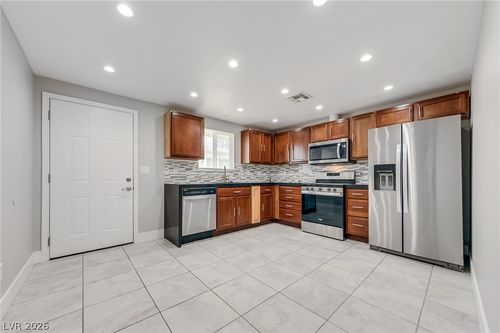 a-2318 Bassler St, North Las Vegas, NV, 89030-0111 | Card Image