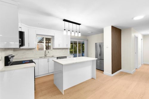 11633 87a Ave, Delta, BC, V4C3B2 | Card Image
