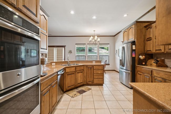 Refinished cabinetry and updated hardware! | Image 18