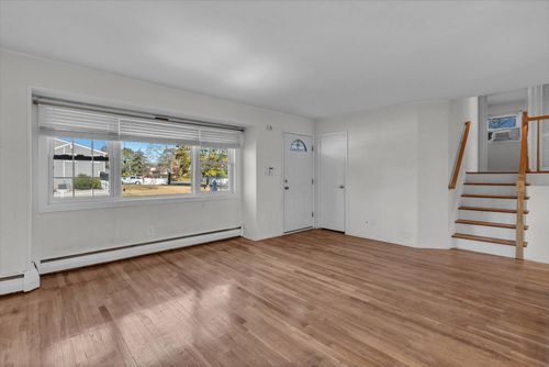 42 Shirley Ct, Commack, NY, 11725-4136 | Card Image