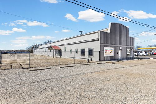 2301 N Main St, Paris, TX, 75460-2124 | Card Image