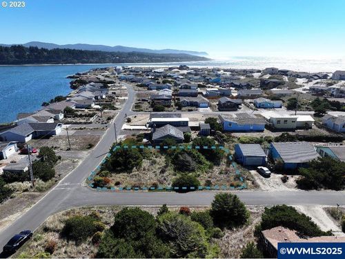 1901 Beachview Dr, Waldport, OR, 97394 | Card Image