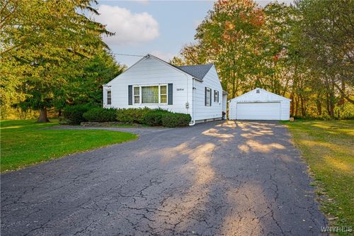 3894 Youngstown Rd, Wilson, NY, 14172-9633 | Card Image