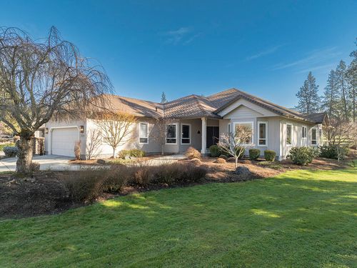 209 Twisted Pines Dr, Grants Pass, OR, 97527-7717 | Card Image