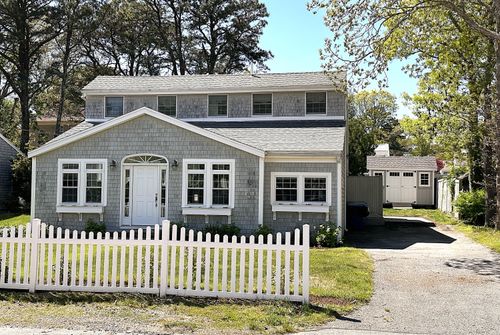 37 Uncle Henrys Rd, Mashpee, MA, 02649-4835 | Card Image