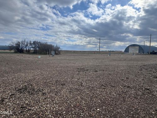 303 1st St, Reeder, ND, 58649 | Card Image