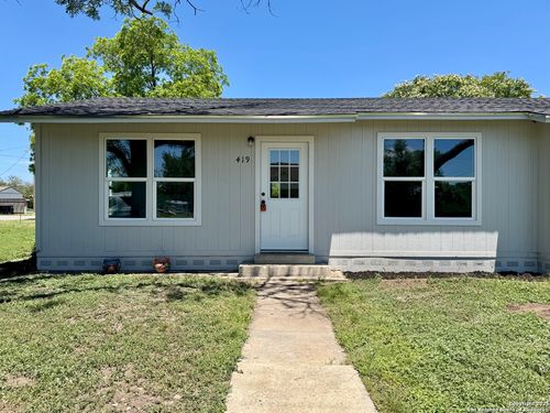 419 W Culberson Ave, Sabinal, TX, 78881 | Card Image
